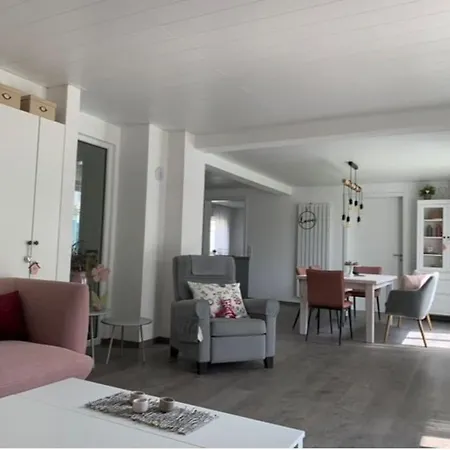 Koenig Apartment *
